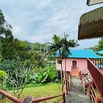 Kata Hill Guesthouse