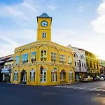 OYO 605 Lake View Phuket Place