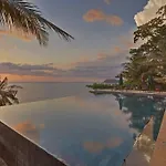 Villa Sunyata - Phuket Oceanfront 8-Bedroom Luxury Villa - 5-Minute Walk To Kata Beach