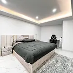 Modern Luxury House In Phuket Town