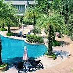 Beachfront 2Br 2Bath Apartment Private Jacuzzi Pool 50 Meter To Naithon Beach