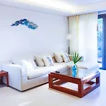 Beachfront 2Br 2Bath Apartment Private Jacuzzi Pool 50 Meter To Naithon Beach