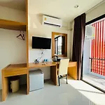 Jhen House