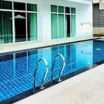 Booking Me, Happier Family\'S And Groups