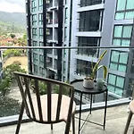 Deluxe Apartment Citygate Condo By Lofty