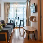 Recently Renovated Pool View Apartment In Modern Complex