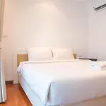 Recently Renovated Pool View Apartment In Modern Complex