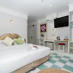 Patong Social Hotel & Restaurant