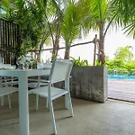 Pool Access Everything Walking Distance C112