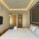 Aristo 2 Phuket, Surin Beach