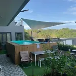 Seaview Eagles Nest Apartments