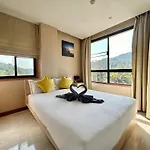 Cozy 2 Bedrooms Walk To Beach