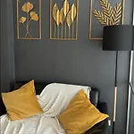 Lux Center Apartment