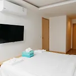 Aristo 2 Phuket, Surin Beach