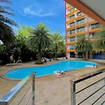 Palm Breeze View