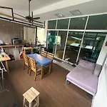 English Owned Homestay And Yoga