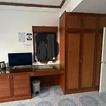 Chalong Paradise Guesthouse
