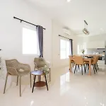 Prime Patong-5Br-6Br Pool Villa See Photo Before Book