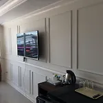 Phuket Airport Suites & Lounge Bar