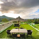 Villa Paradesa By Lofty