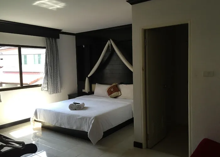 The Bird Cage Patong Guesthouse
