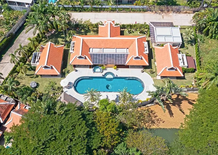 Villa Carlos, Luxury 7 Bdr Private Pool Villa, Baan Bua Nai Harn, Phuket
