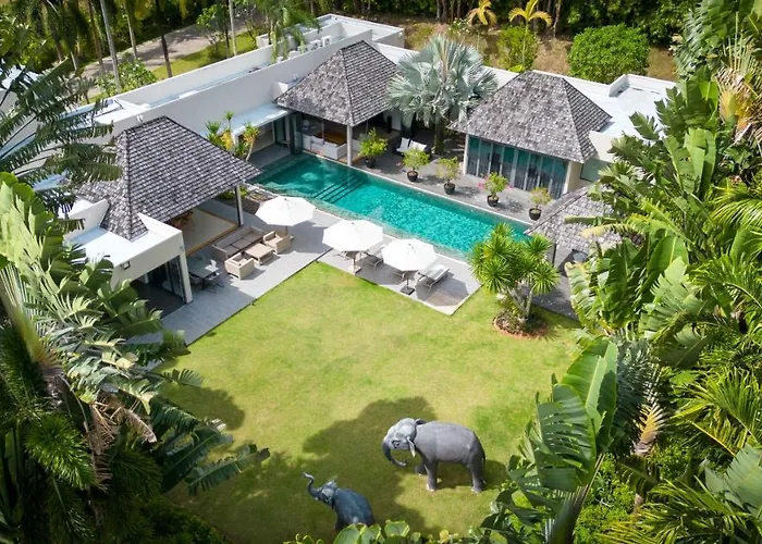 Luxury 3Br Villa C Layan Estate: Idyllic Retreat Near Beach