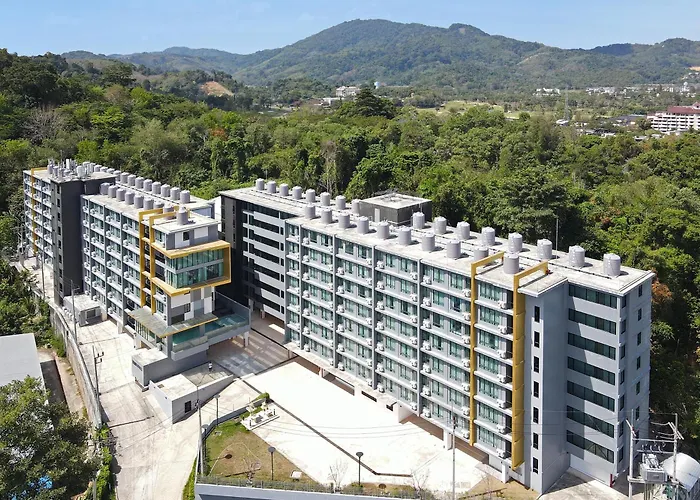 Central Hill View Condo A920 B With Prime Location
