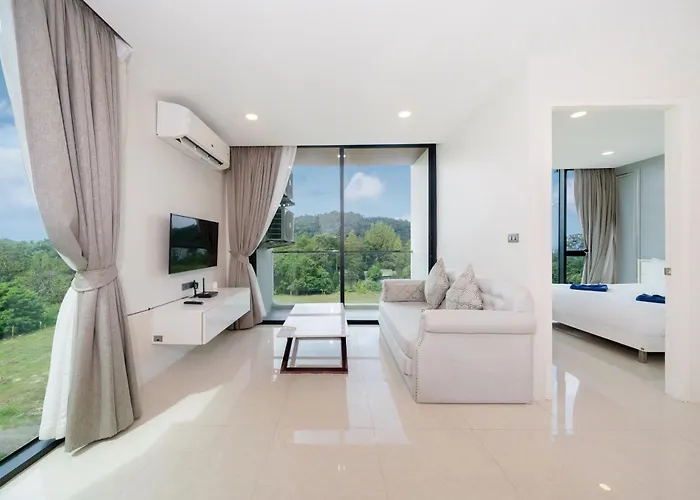 1Br Condo, Hill View Viva Patong C301, Freedom Beach