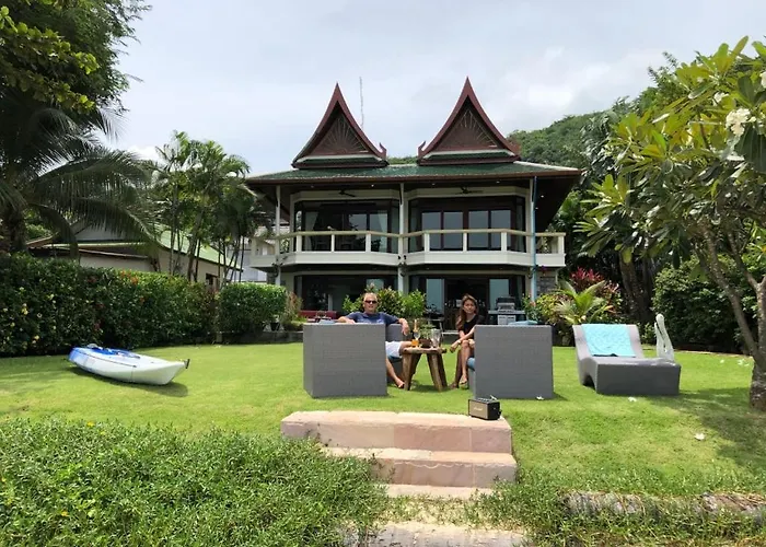 Bali Style 4 Bedroom Beachfront Villa Ao Yon