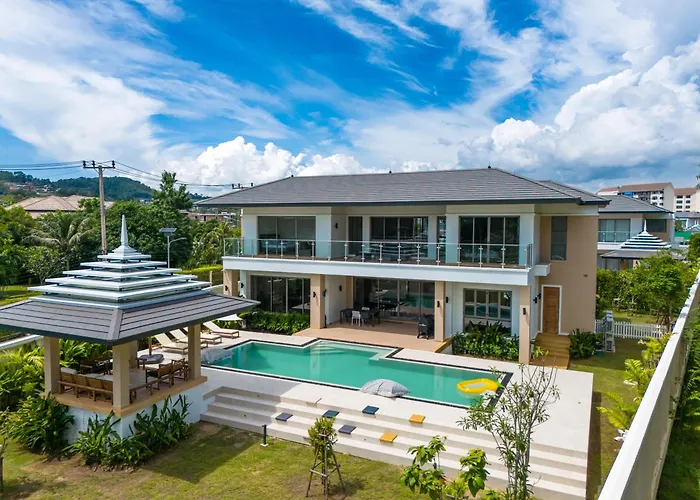 5 Bdr 18 Meter Pool Villa In Laguna Phuket