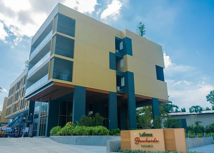 Laguna Beachside Residences Apartamens, Walking Distance To The Sea