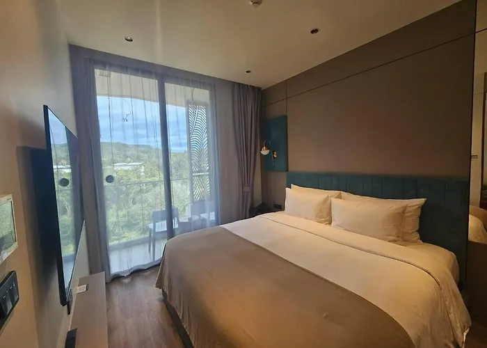 Modern Apartment Layan Beach