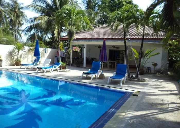Bungalow Fuer Bis Zu Drei Personen Mit Wohnraum Und Badezimmer