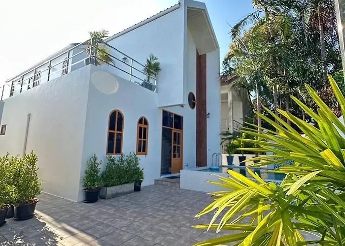 3 Bedroom Villa With Pool Near Fitness Street