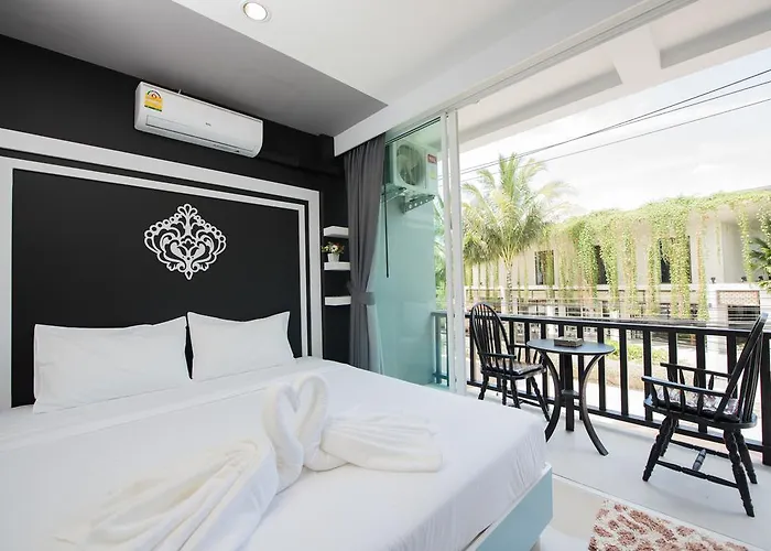 Vacation Time Hostel @ Nai Yang Beach