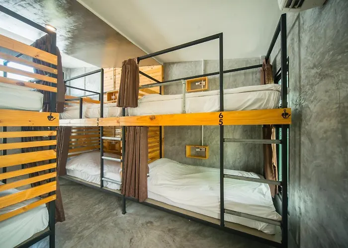 Chillhub Hostel Phuket