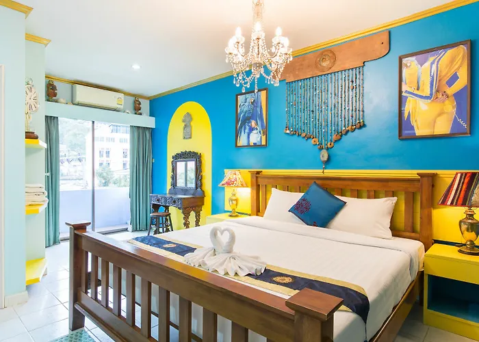 Barefoot Hotel Kalim Beach Front