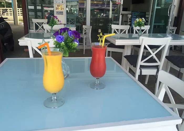 Phuket Airport Suites & Lounge Bar