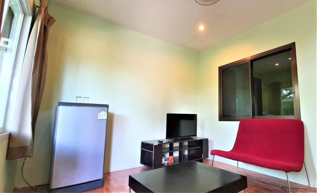 Hotel Well By Palai Seafood Chalong