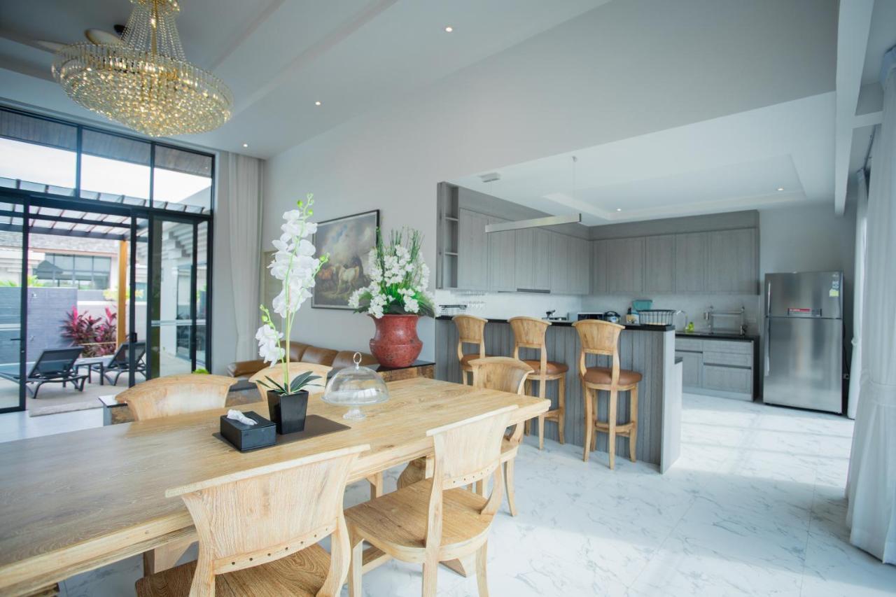 Gold Chariot Pool Villa, Phuket - Sha Certified Villa Bang Tao Beach (Phuket)