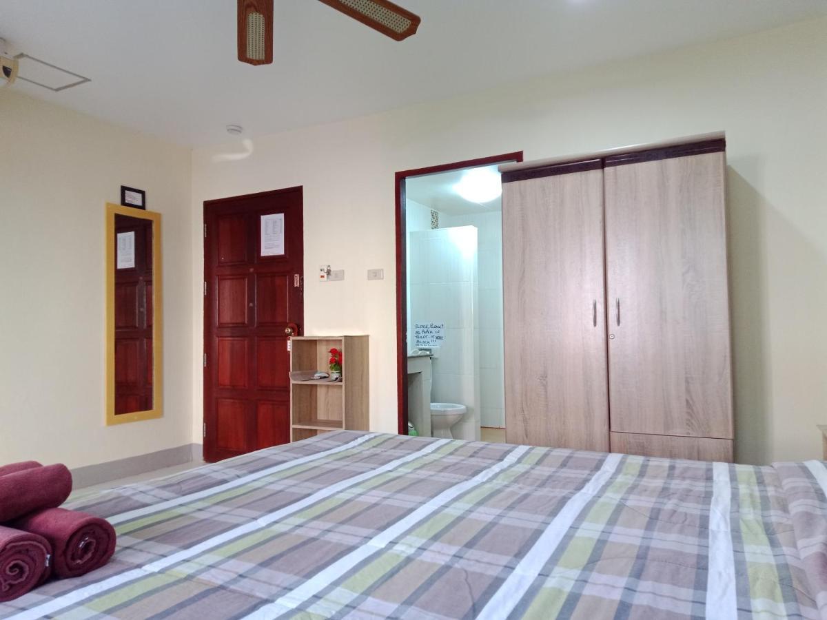 Rumah tetamu Living & Cafe Bar