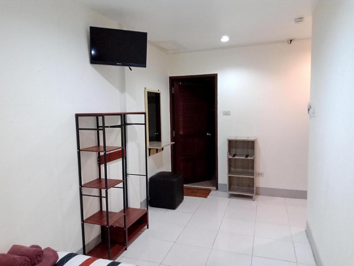 Living & Cafe Bar Rumah tetamu *