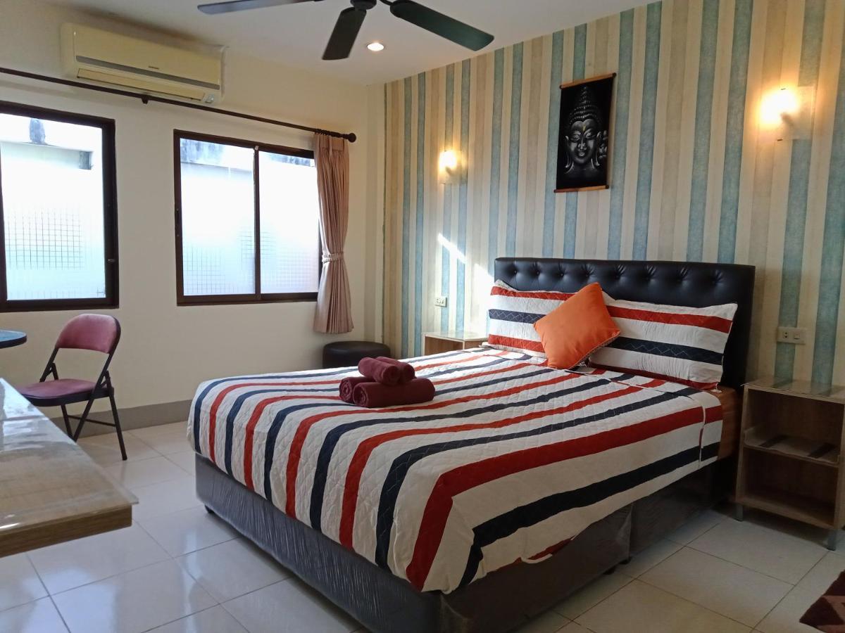 Rumah tetamu Living & Cafe Bar *