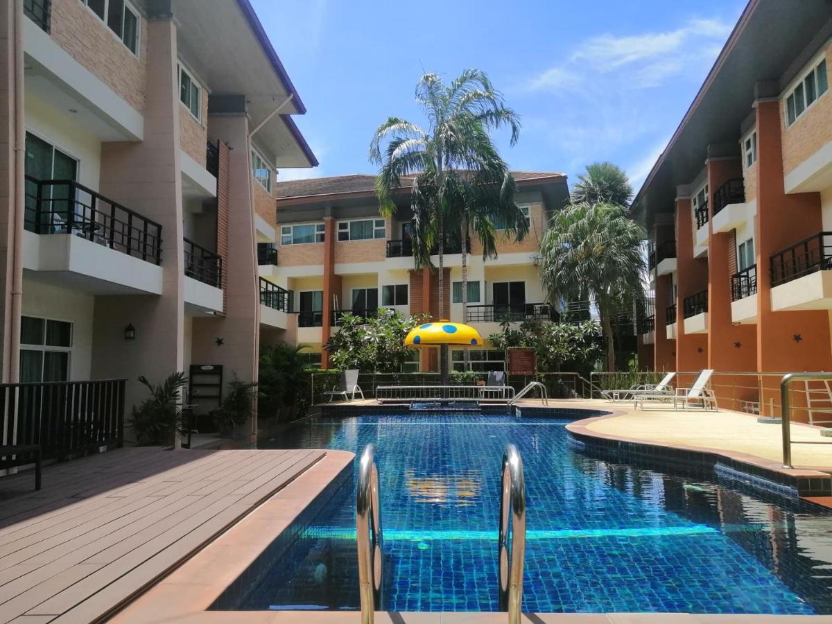 Thalassa Pool
