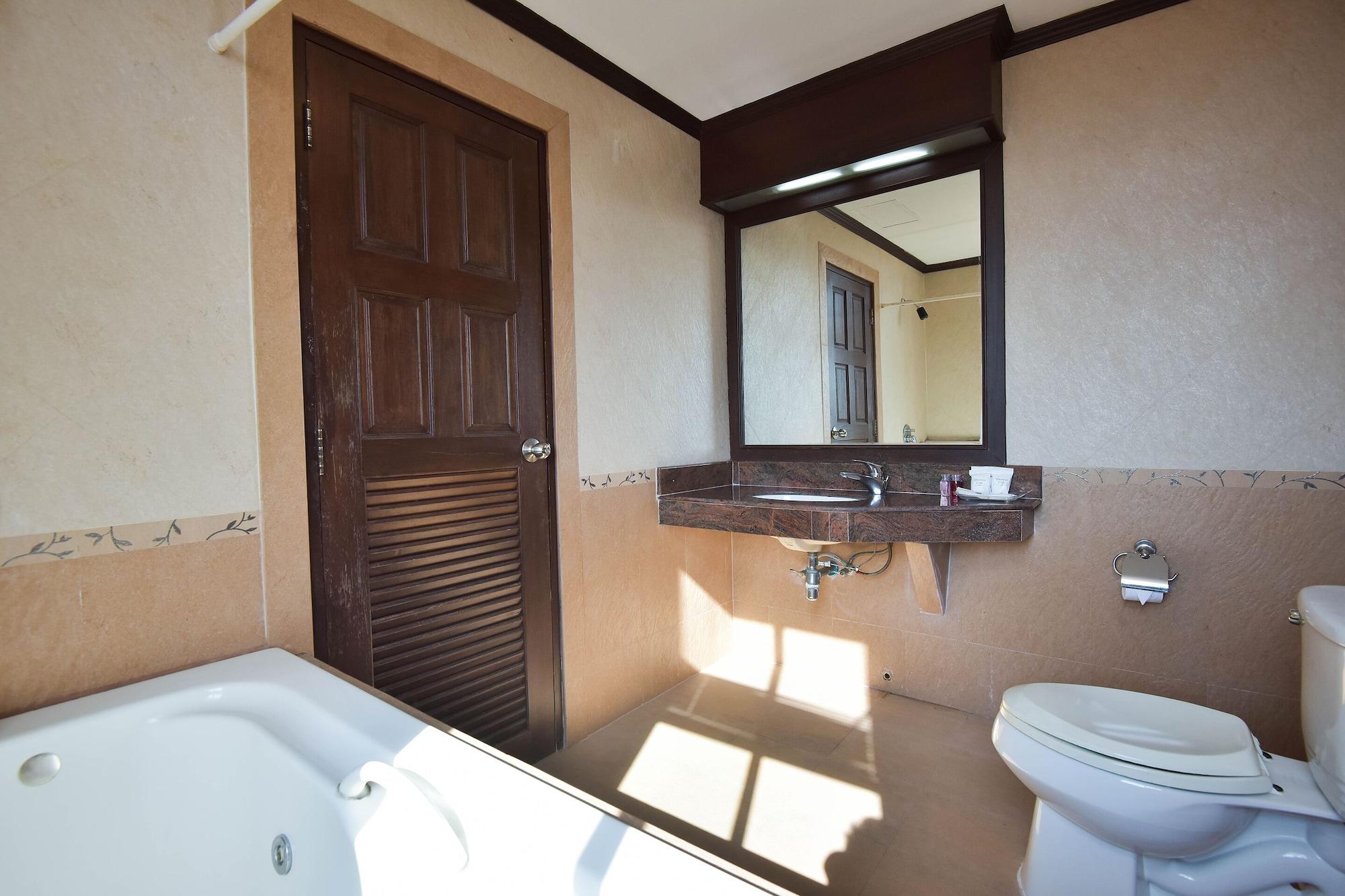 Oyo 389 Sira Boutique Hotel Phuket