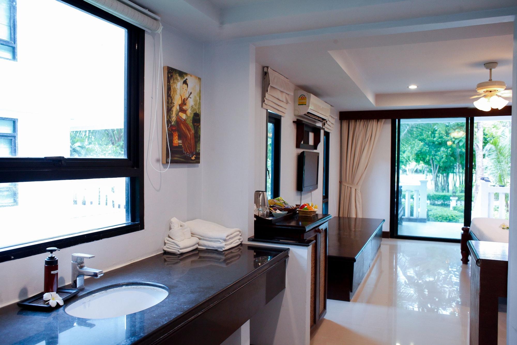 Racha Island 3*