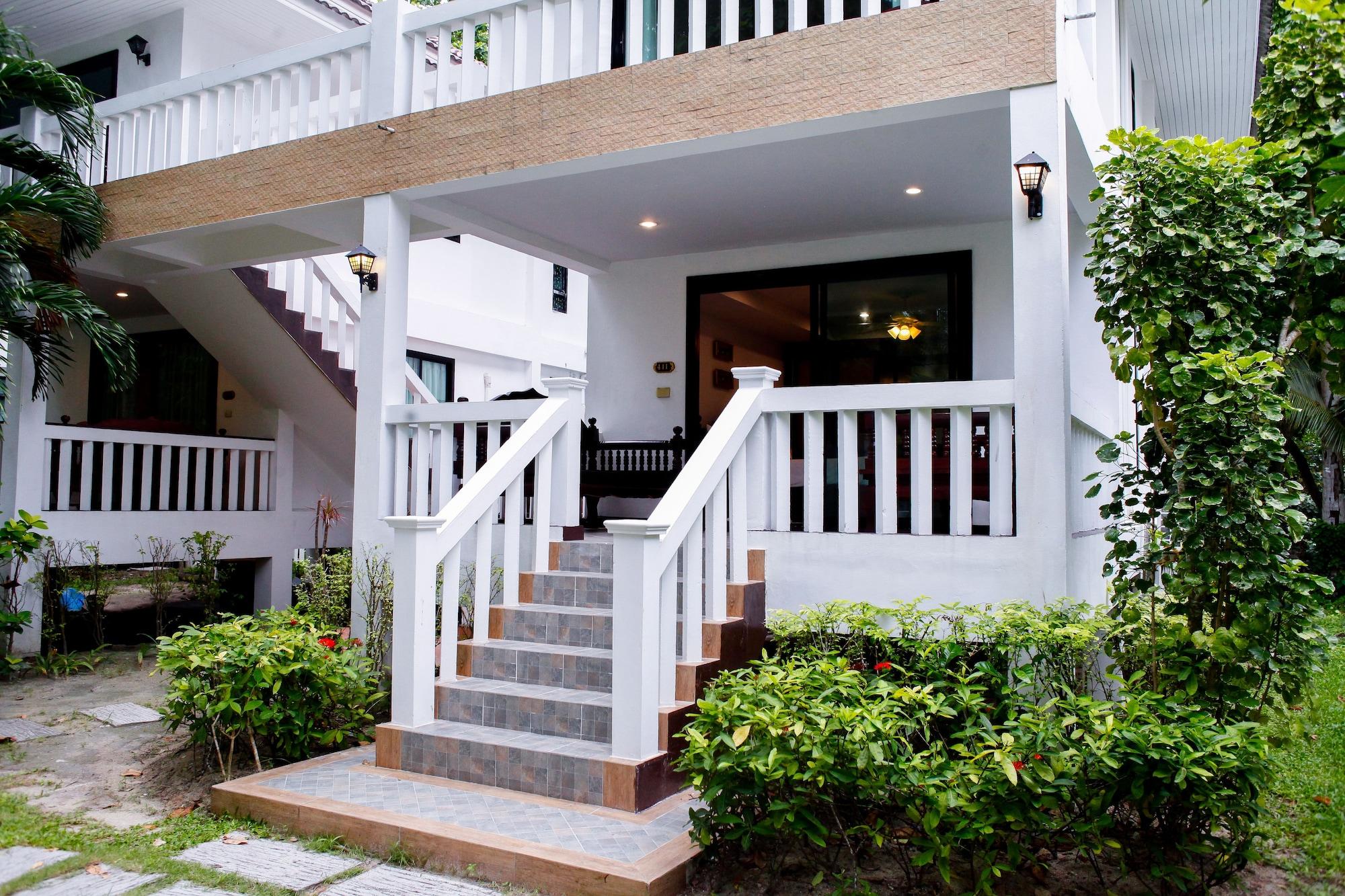 Hotel Racha Island
