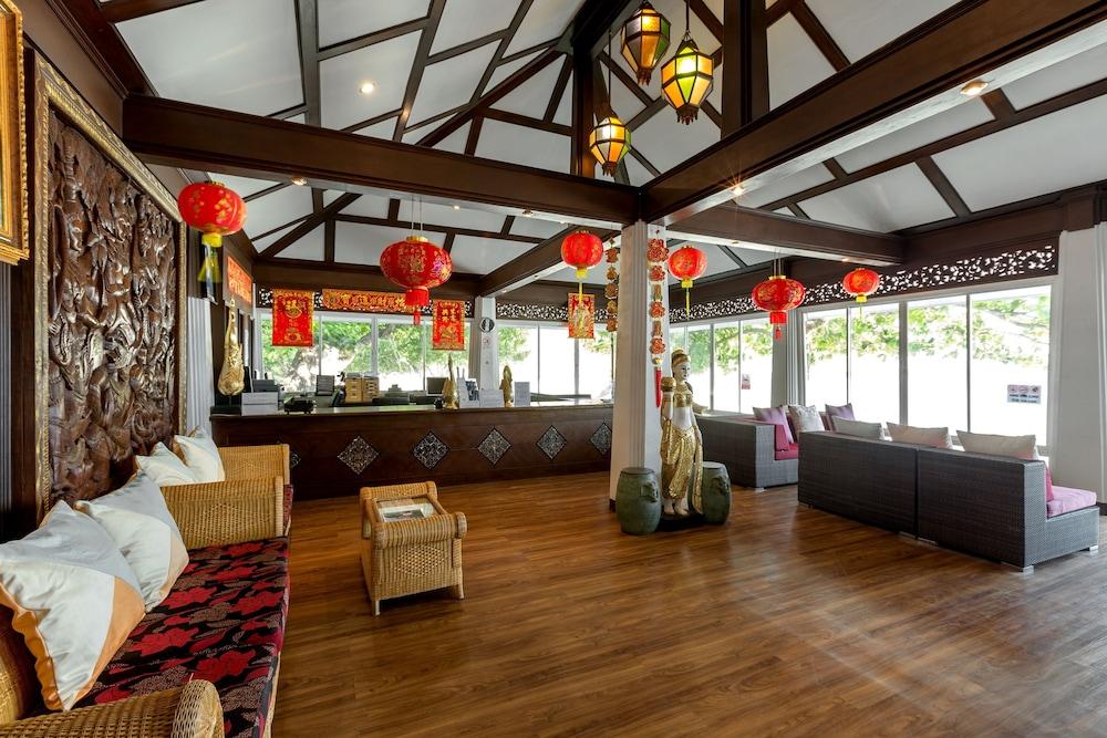 Hotel Racha Island
