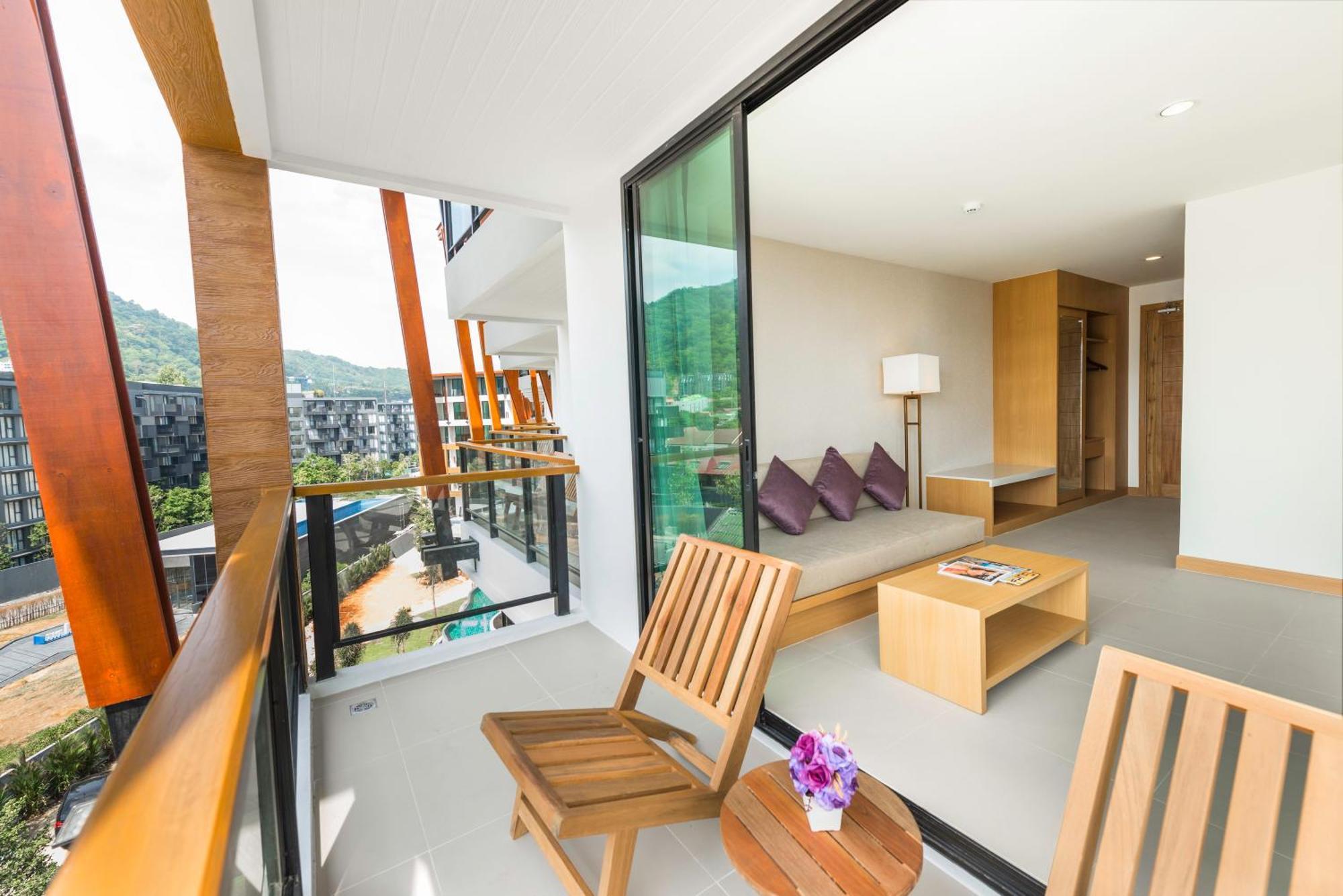 The Lunar Patong 4*